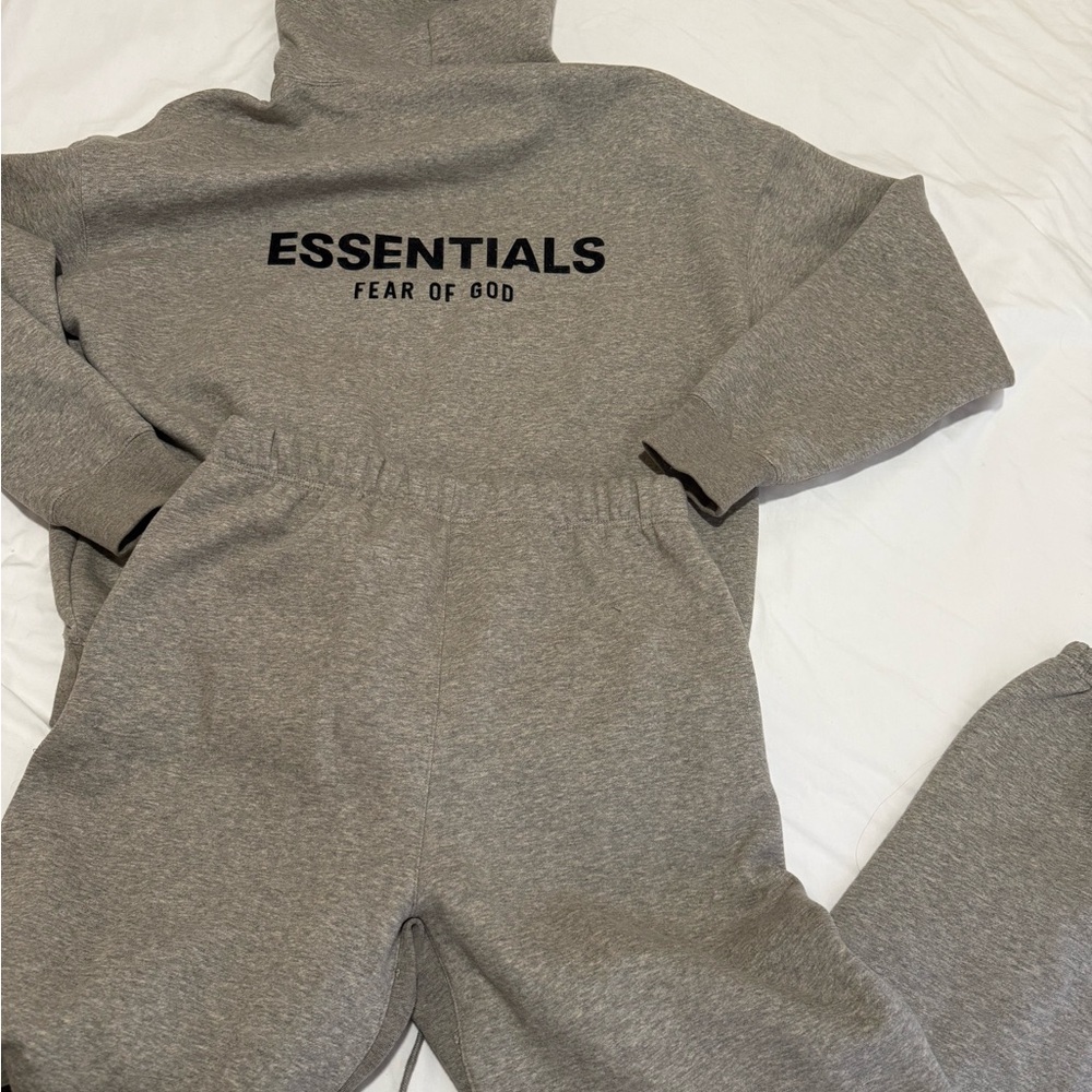 Essentials Set - image 4